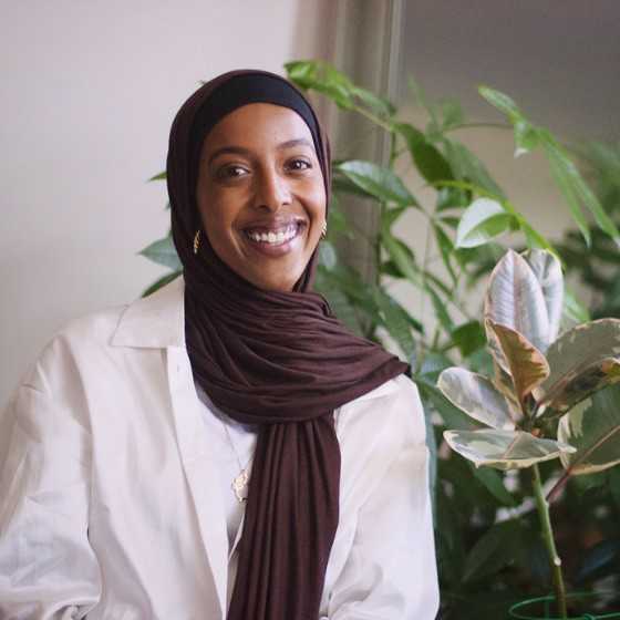 Zainab Mahdi Headshot